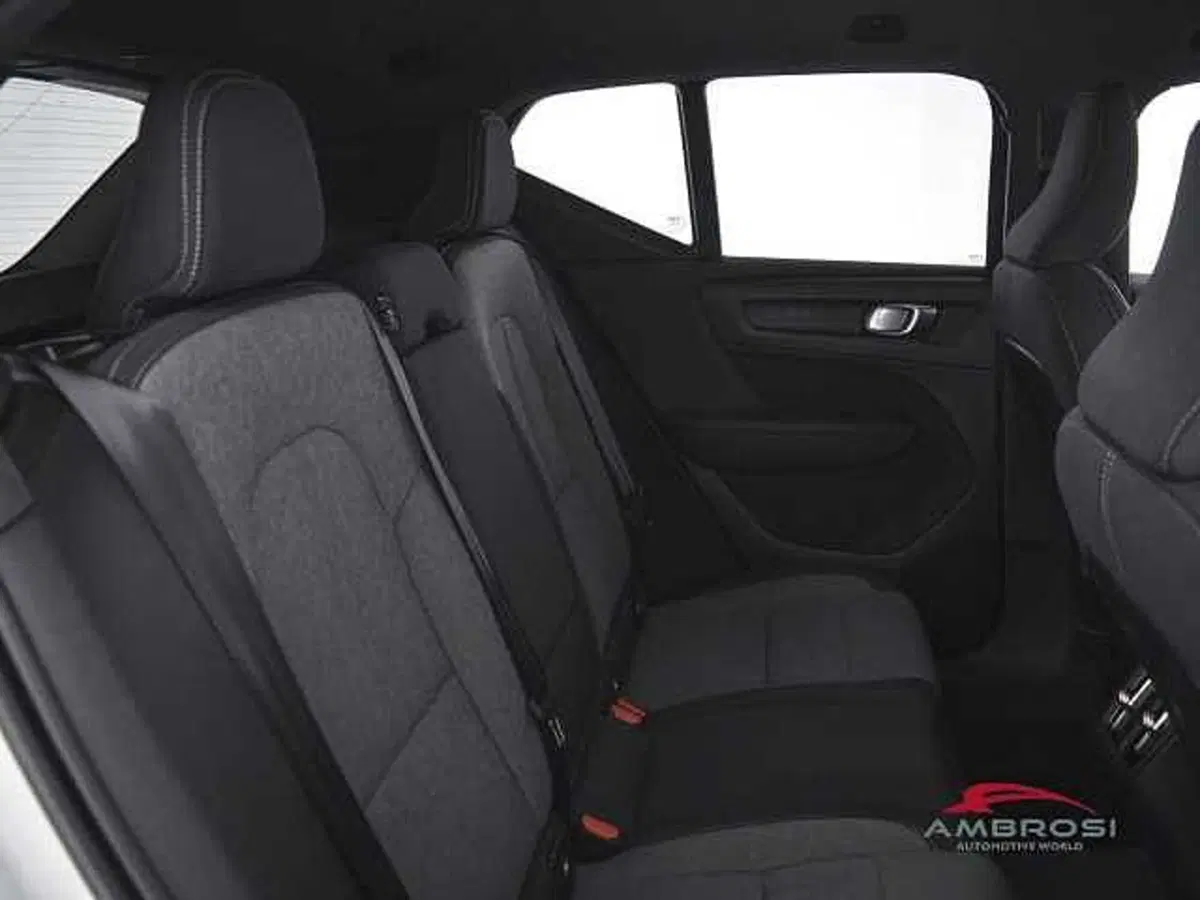 Volvo XC40 usata a Perugia (11)