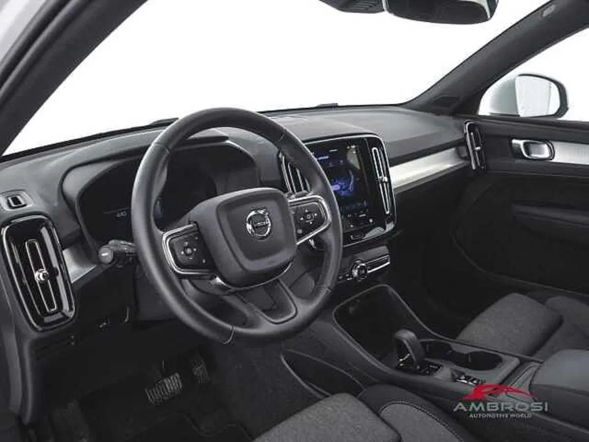 Volvo XC40 usata a Perugia (8)