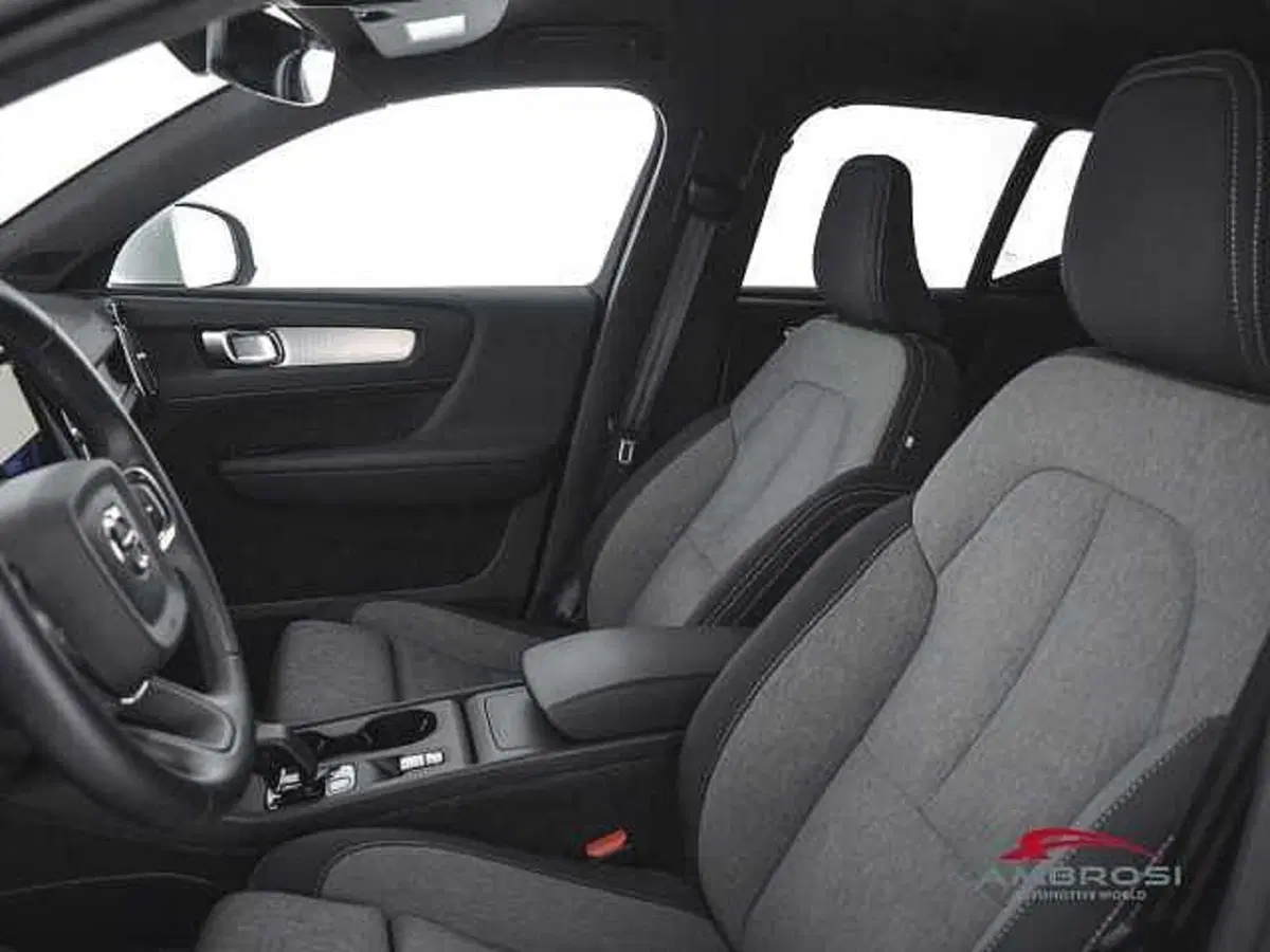 Volvo XC40 usata a Perugia (9)