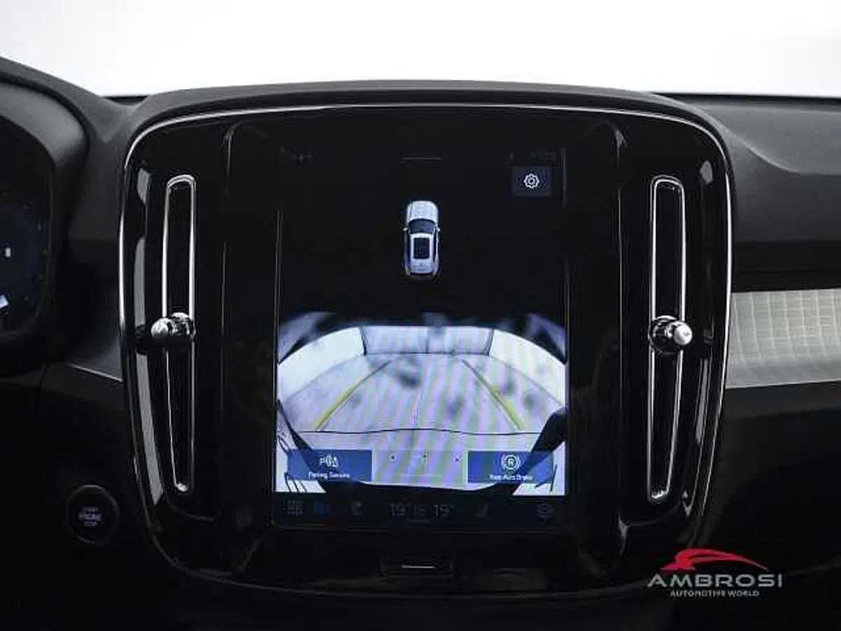 Volvo XC40 usata a Perugia (17)