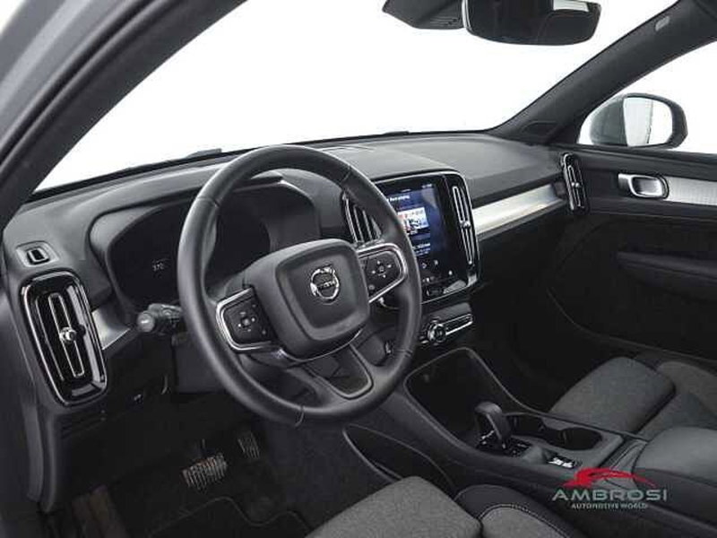 Volvo XC40 usata a Perugia (8)