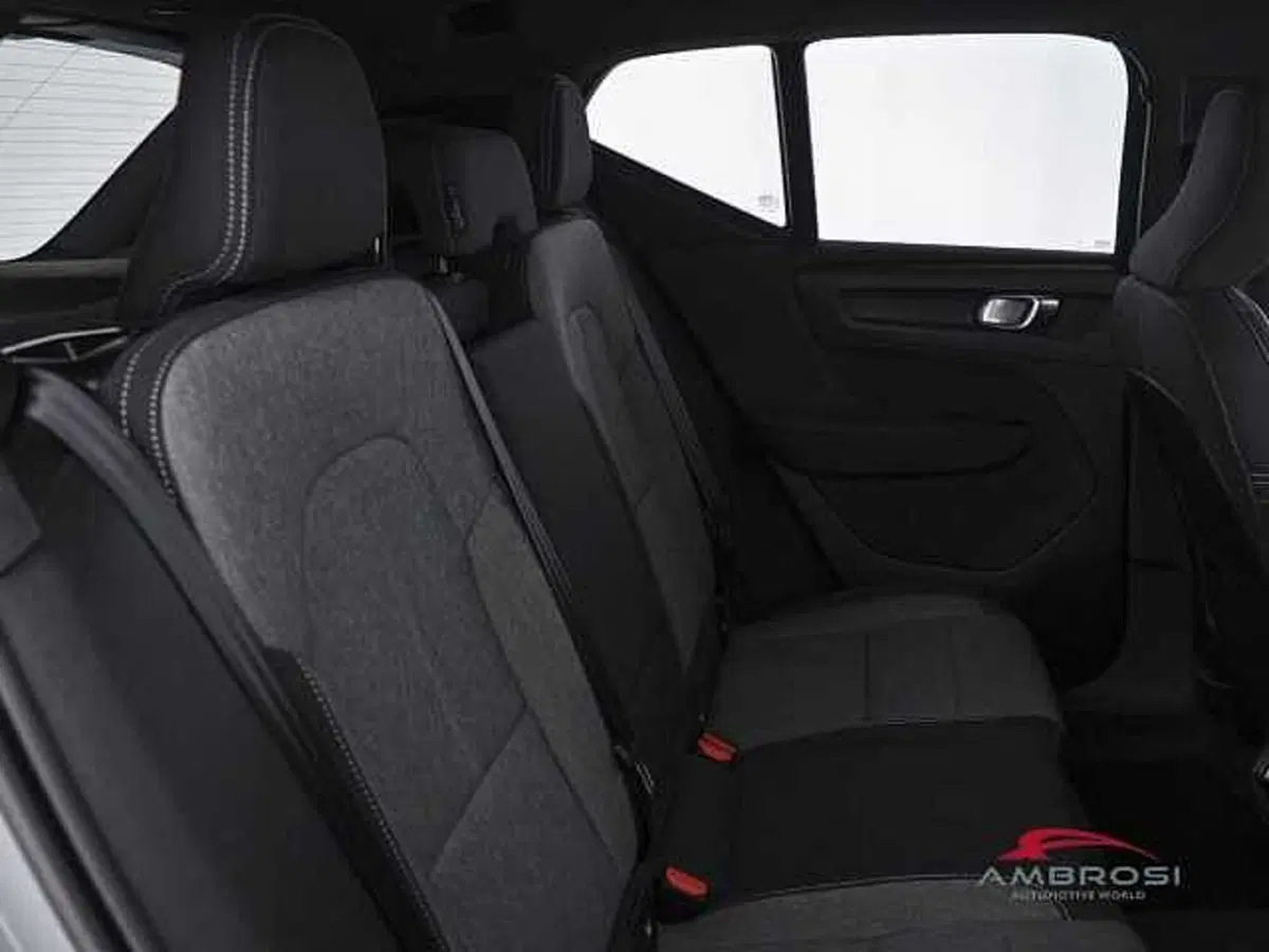 Volvo XC40 usata a Perugia (11)
