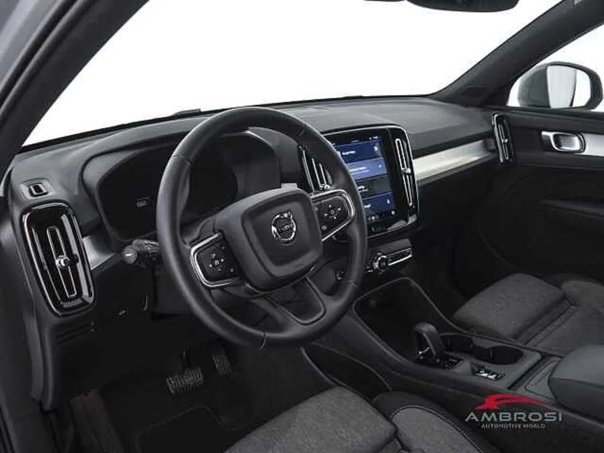 Volvo XC40 usata a Perugia (8)
