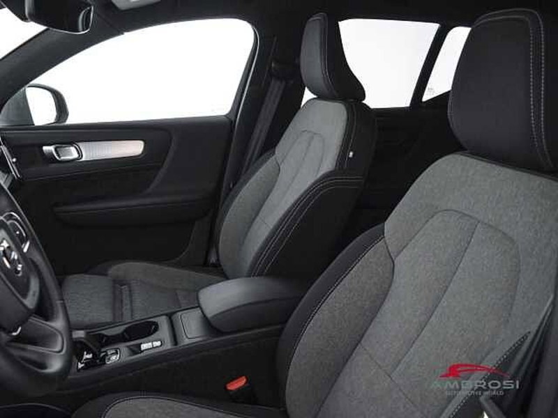 Volvo XC40 usata a Perugia (9)