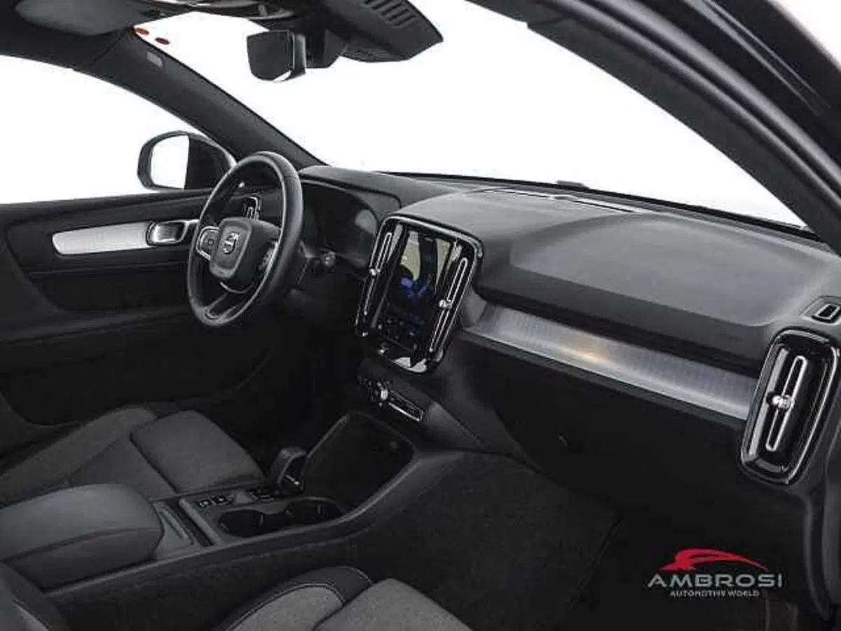 Volvo XC40 usata a Perugia (12)