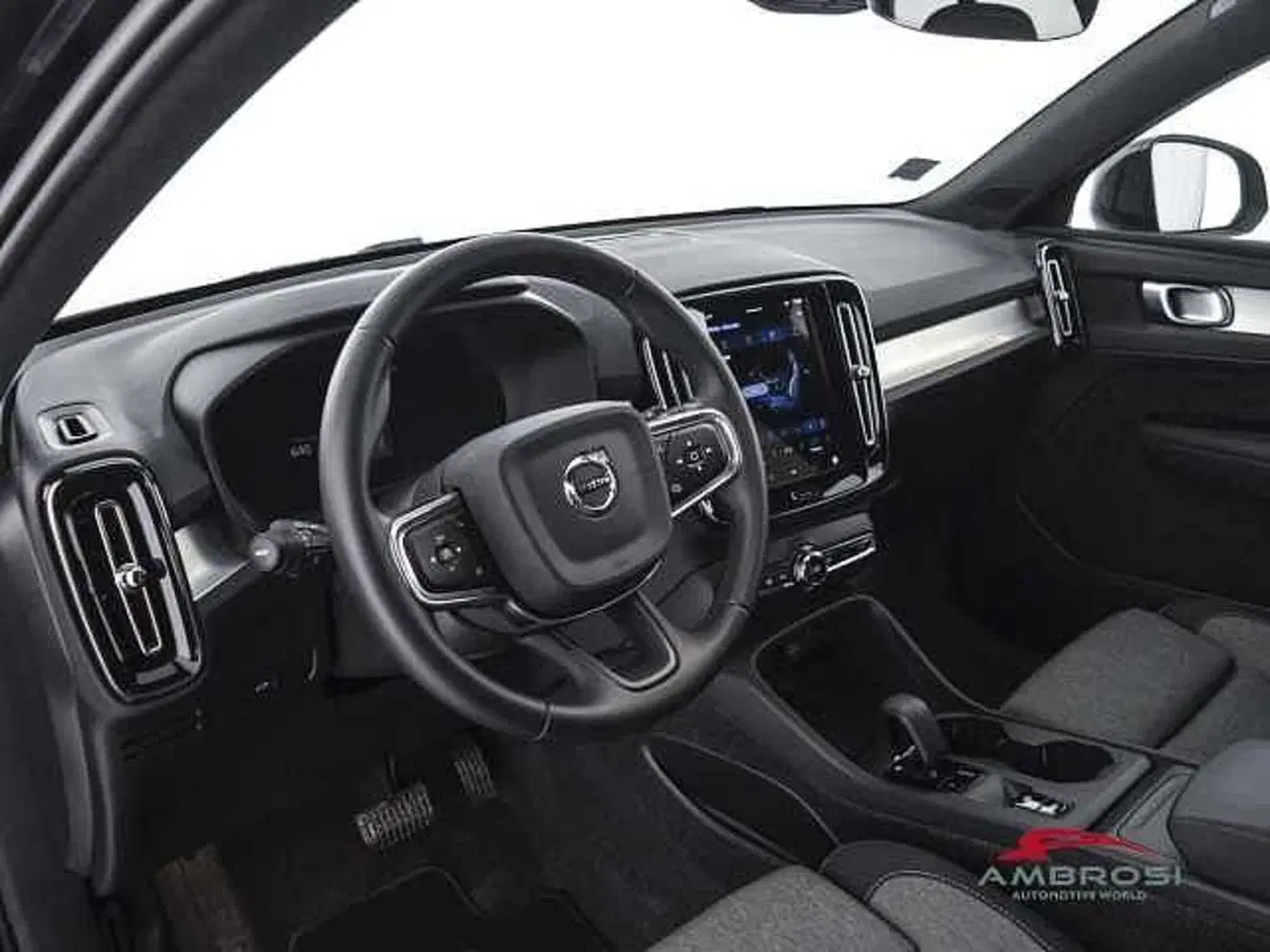 Volvo XC40 usata a Perugia (8)