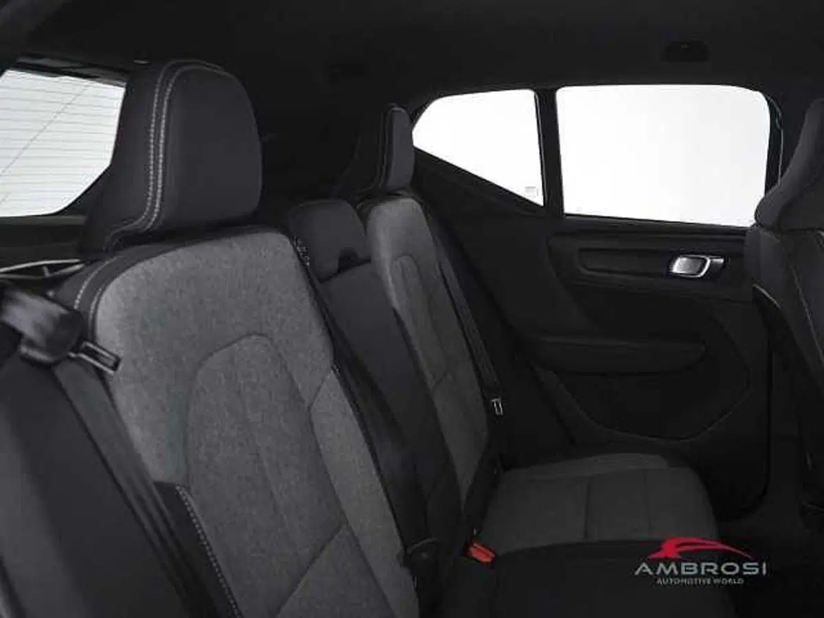 Volvo XC40 usata a Perugia (11)