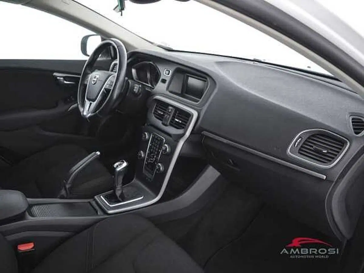 Volvo V40 Cross Country usata a Perugia (12)