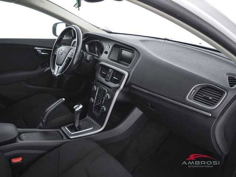 Volvo V40 Cross Country usata a Perugia (12)