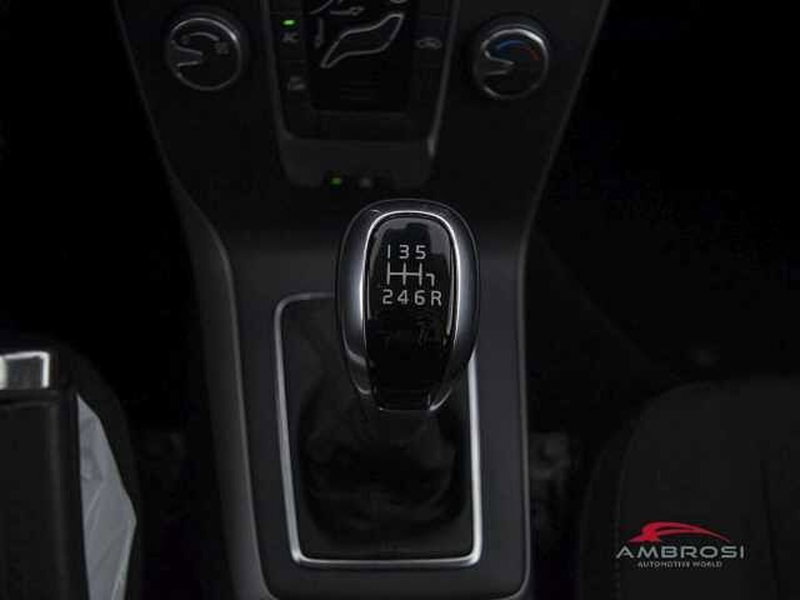 Volvo V40 Cross Country usata a Perugia (17)