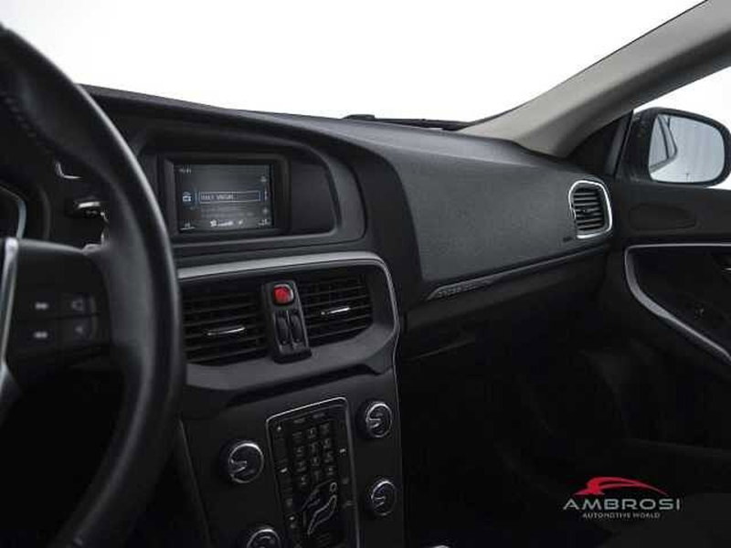 Volvo V40 Cross Country usata a Perugia (18)