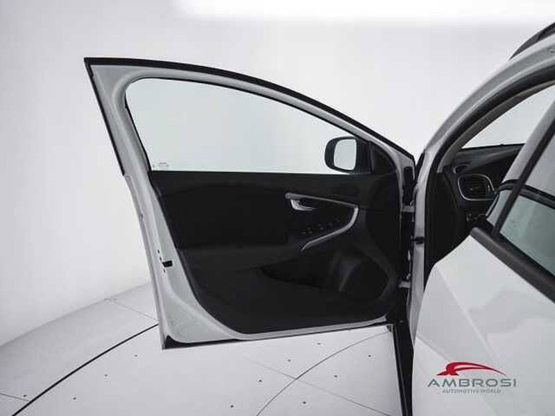 Volvo V40 Cross Country usata a Perugia (19)
