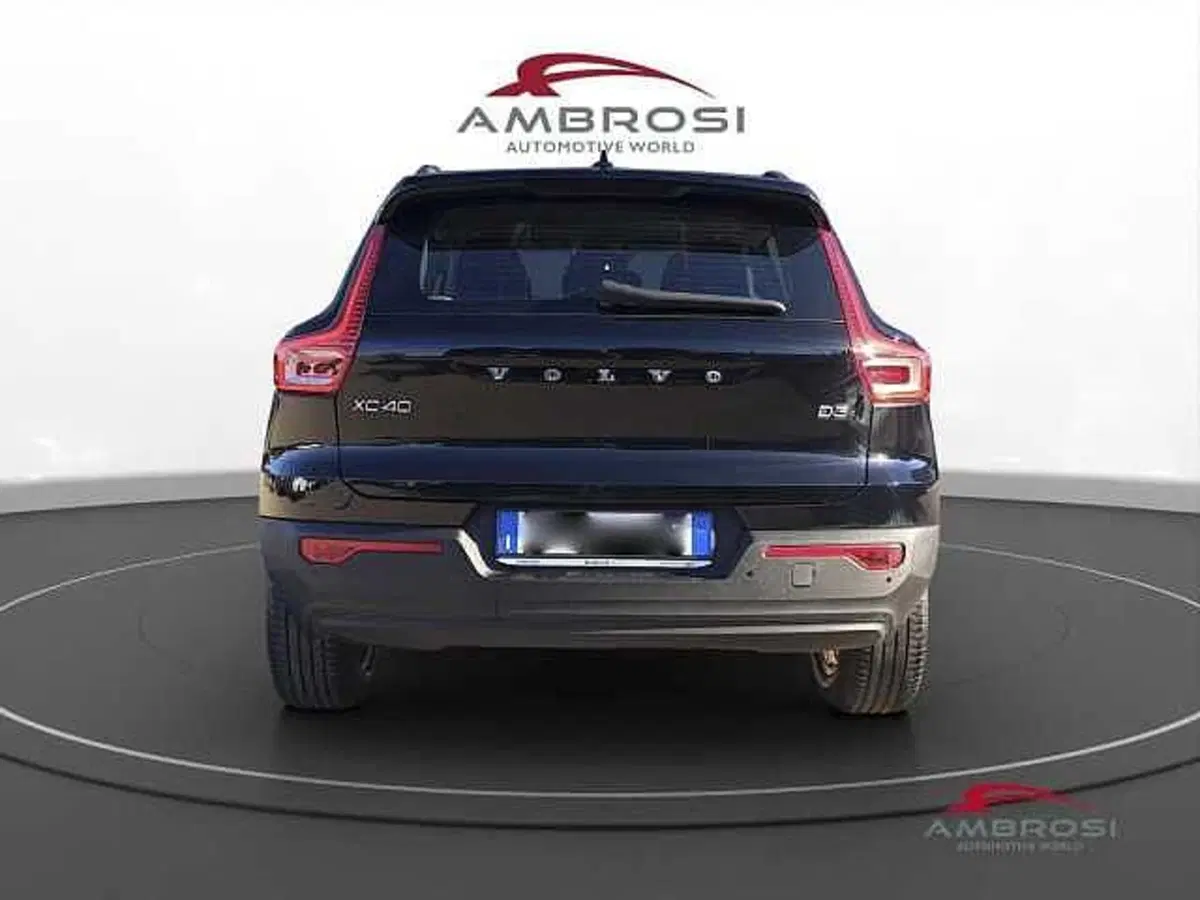 Volvo XC40 usata a Perugia (8)
