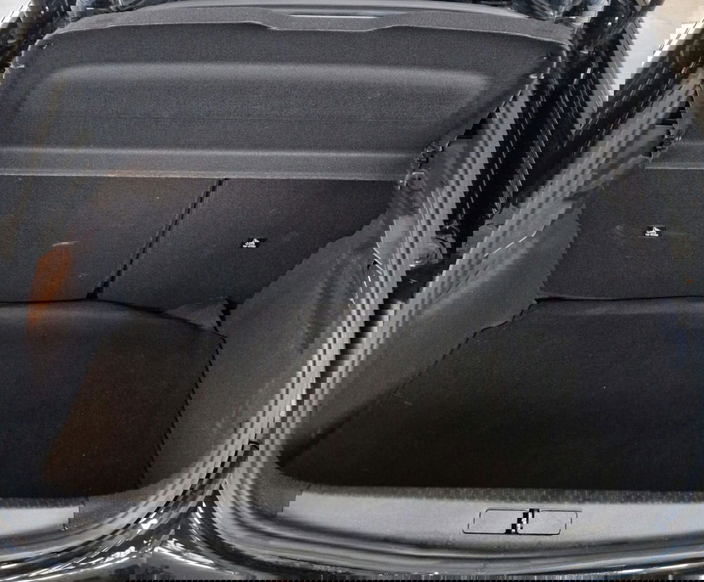 Peugeot 208 usata a Terni (10)