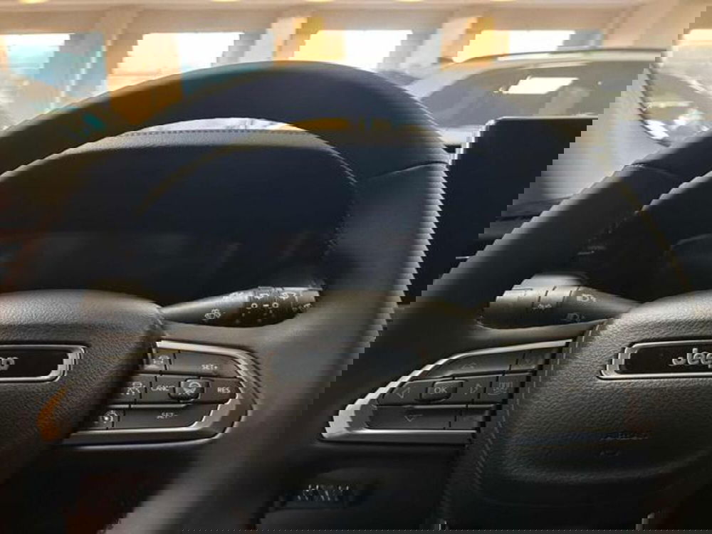 Jeep Compass nuova a Vercelli (12)