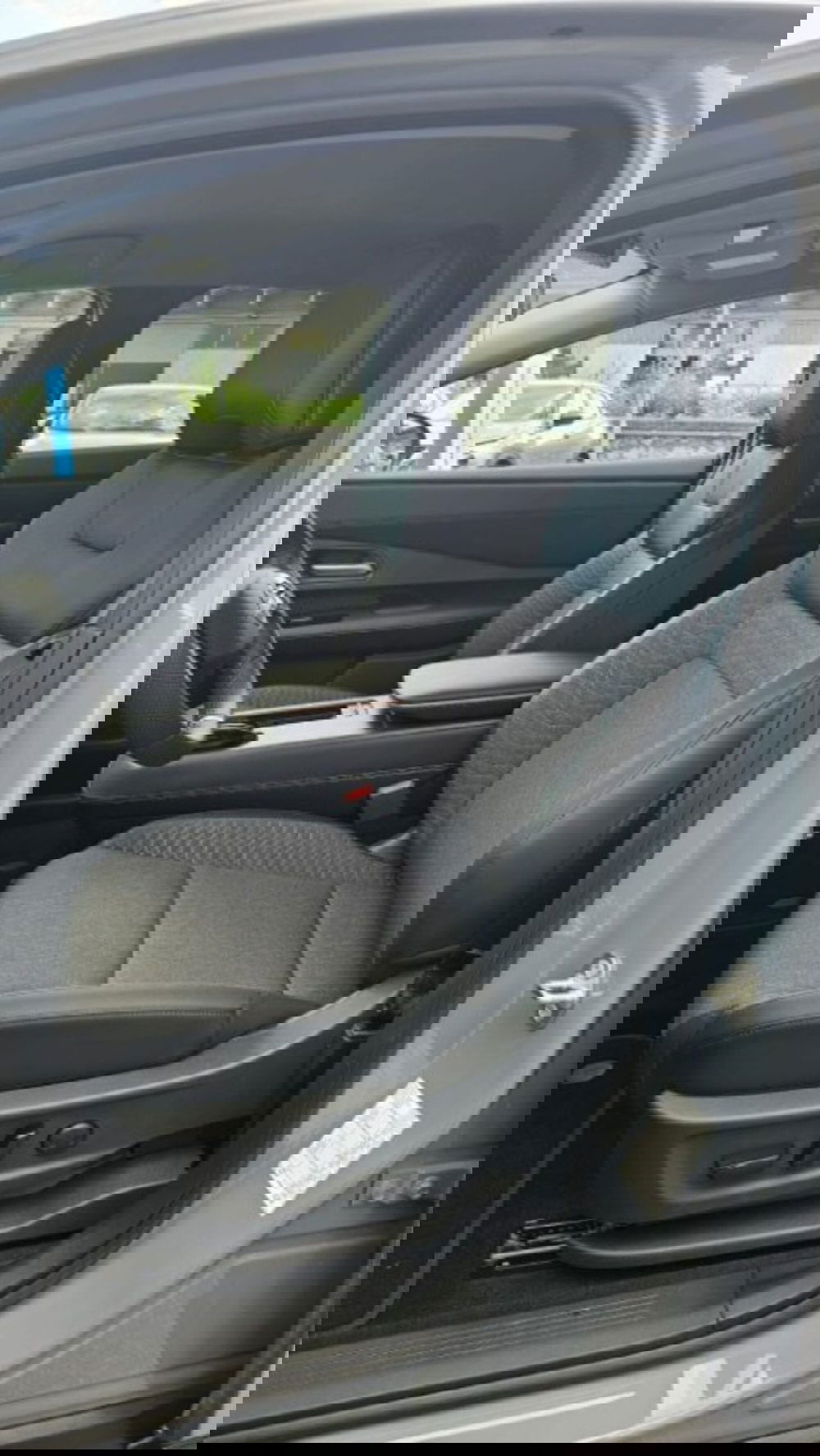 Nissan Ariya nuova a Lucca (12)