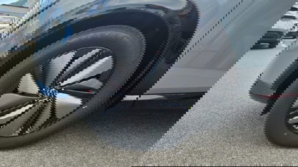 Nissan Ariya nuova a Lucca (8)