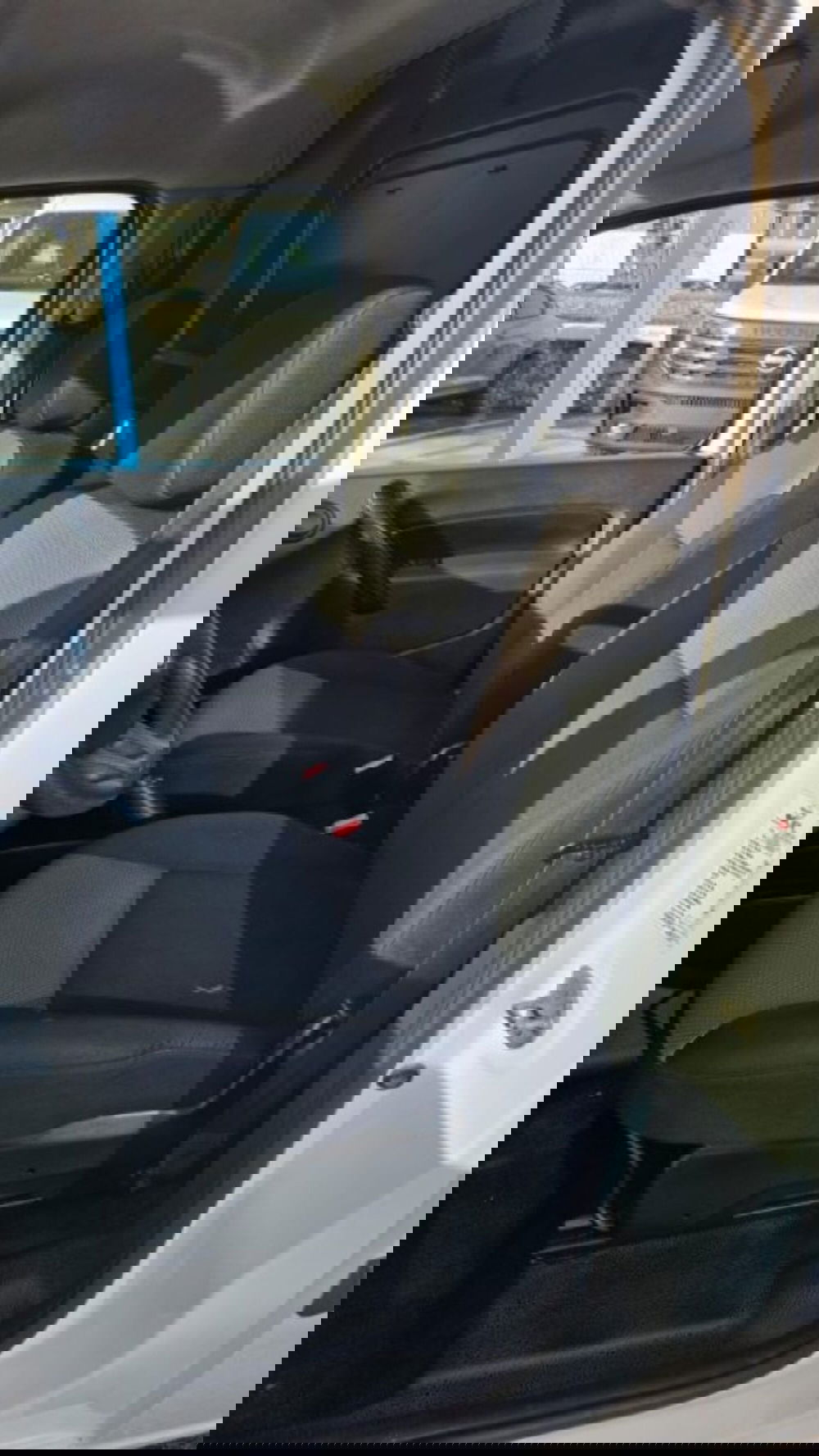 Nissan NV250 usata a Lucca (16)