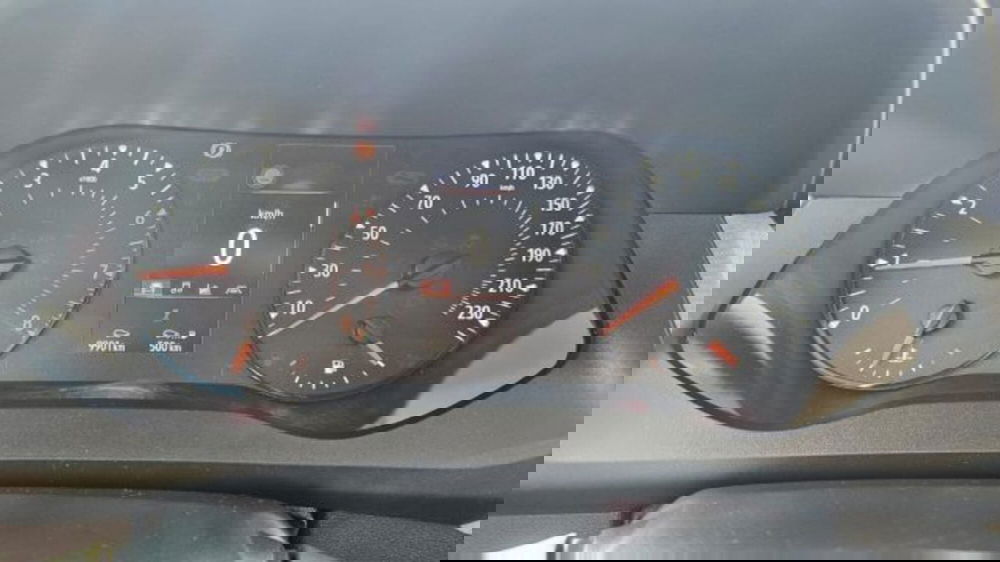 Nissan Townstar usata a Lucca (13)