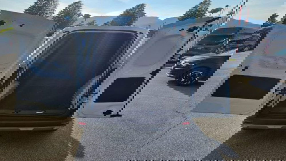 Nissan Townstar usata a Lucca (7)