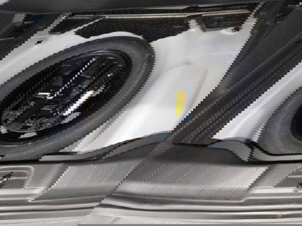 Jeep Avenger nuova a Caltanissetta (11)