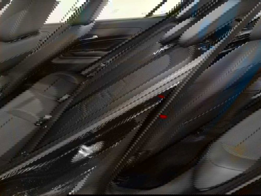 Jeep Avenger nuova a Caltanissetta (14)