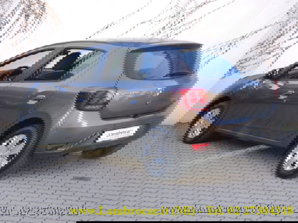 Dacia Sandero usata a Milano (15)