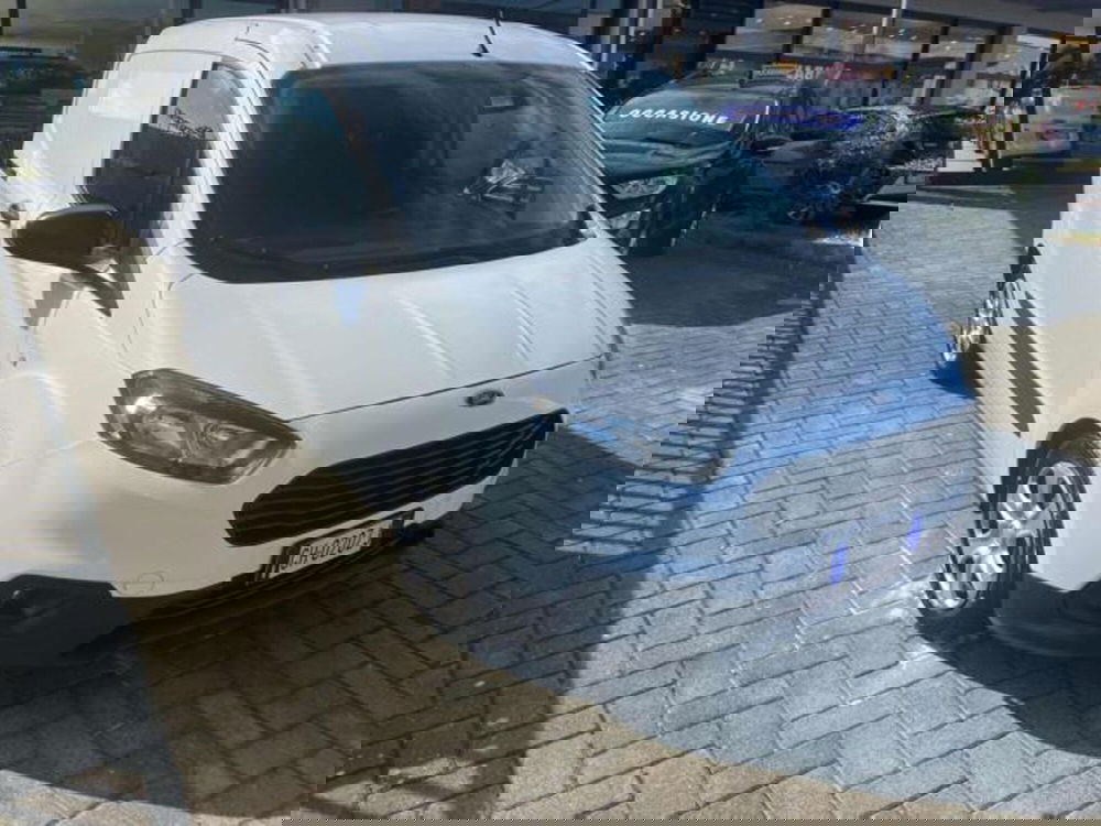 Ford Transit Courier usata a Lucca (2)