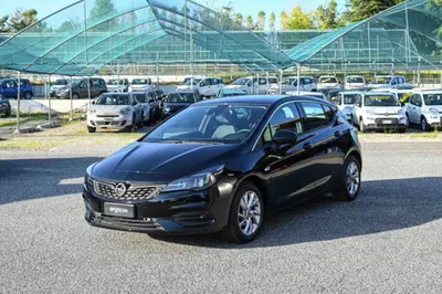 Opel Astra 1.2 Turbo 110 CV S&amp;S 5 porte Business Elegance del 2021 usata a Pianezza