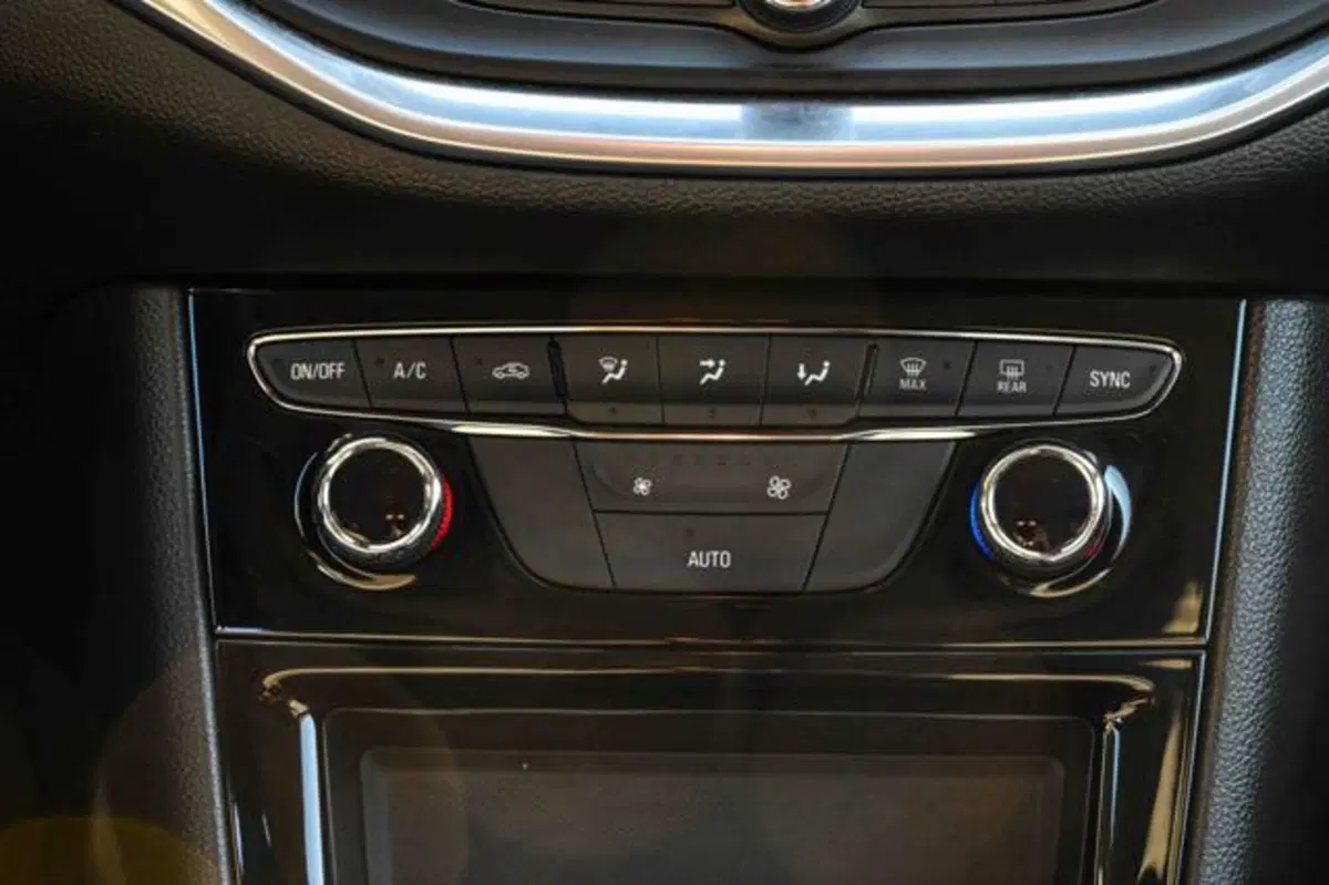 Opel Astra usata a Torino (19)