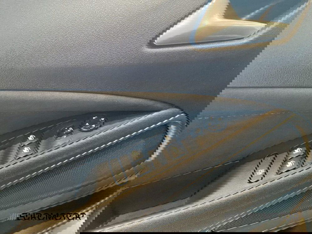 Opel Crossland usata a Bari (12)