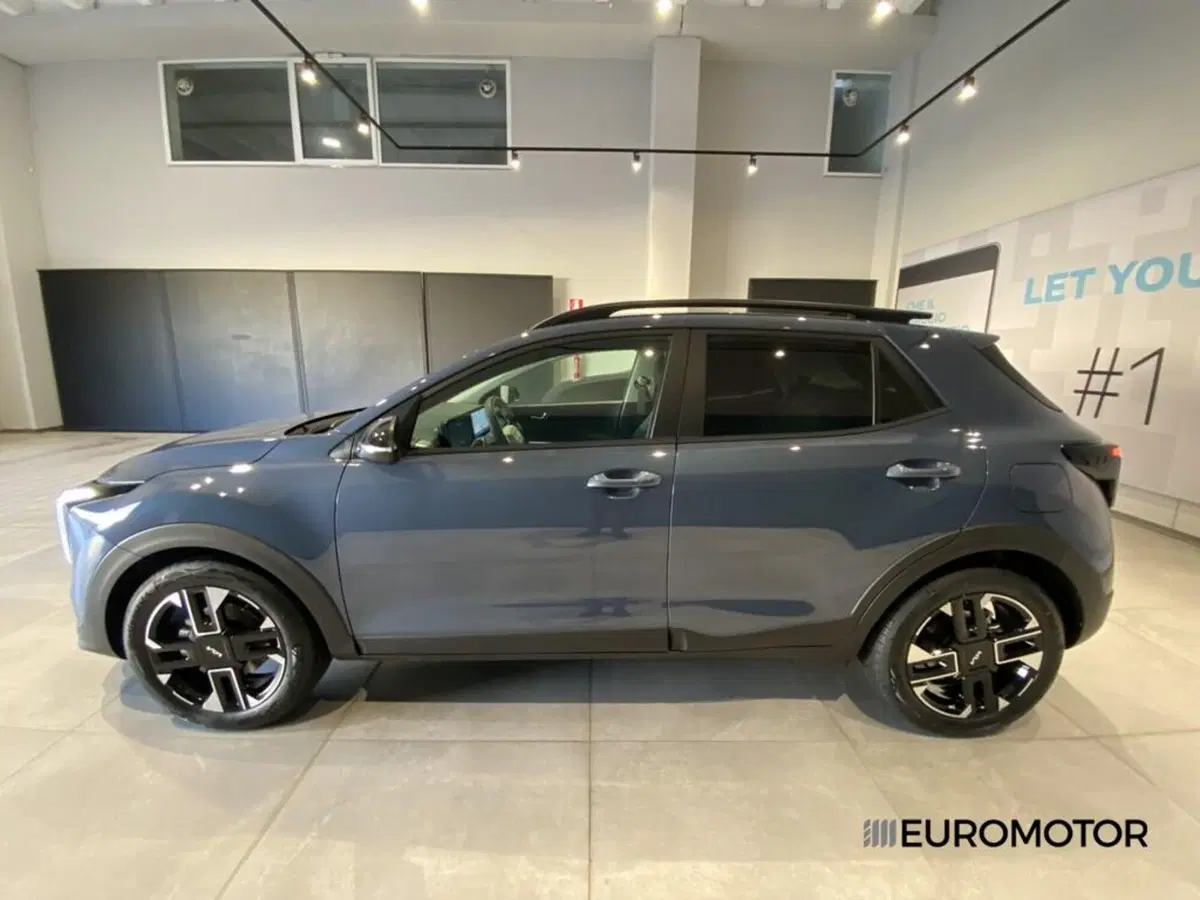 Kia Stonic nuova a Bari (10)