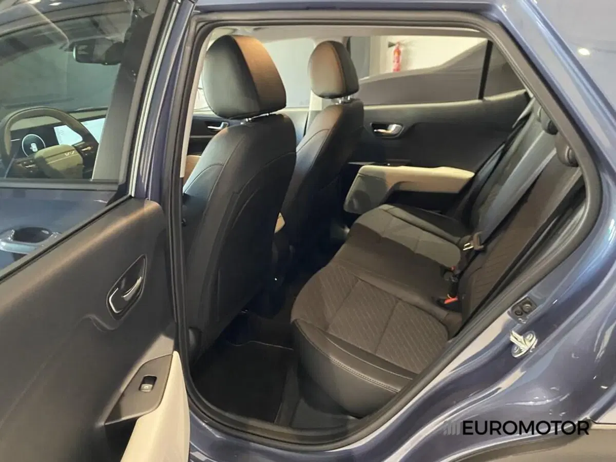 Kia Stonic nuova a Bari (15)
