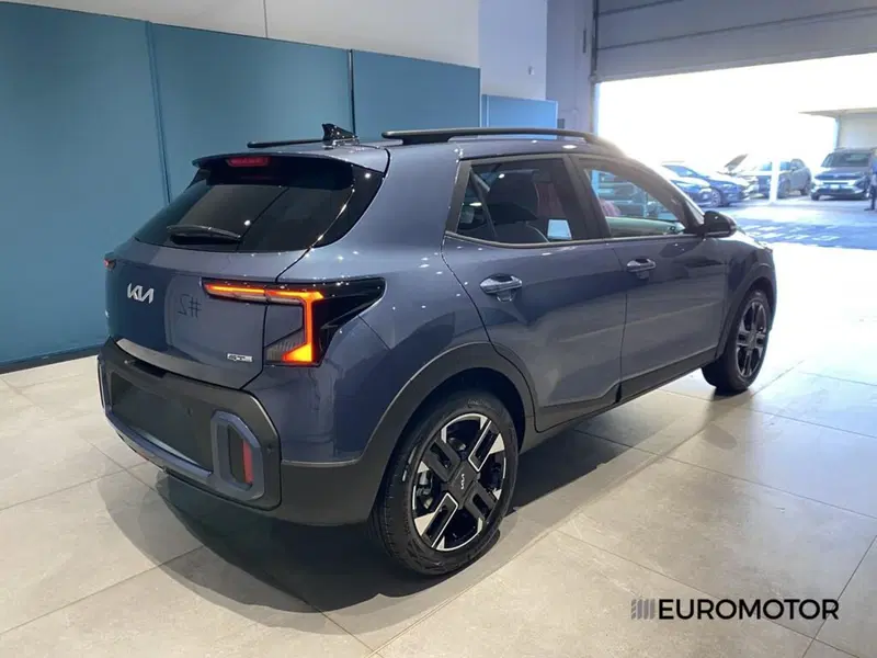 Kia Stonic nuova a Bari (7)