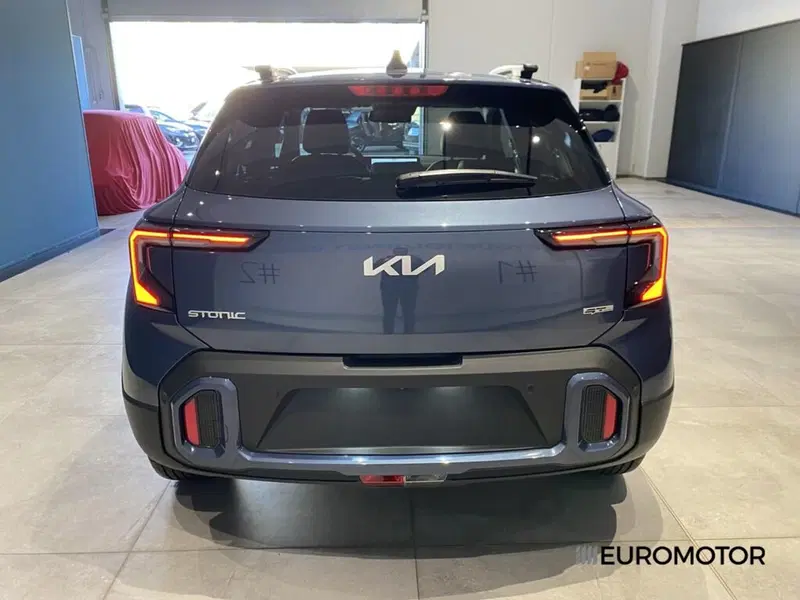 Kia Stonic nuova a Bari (8)