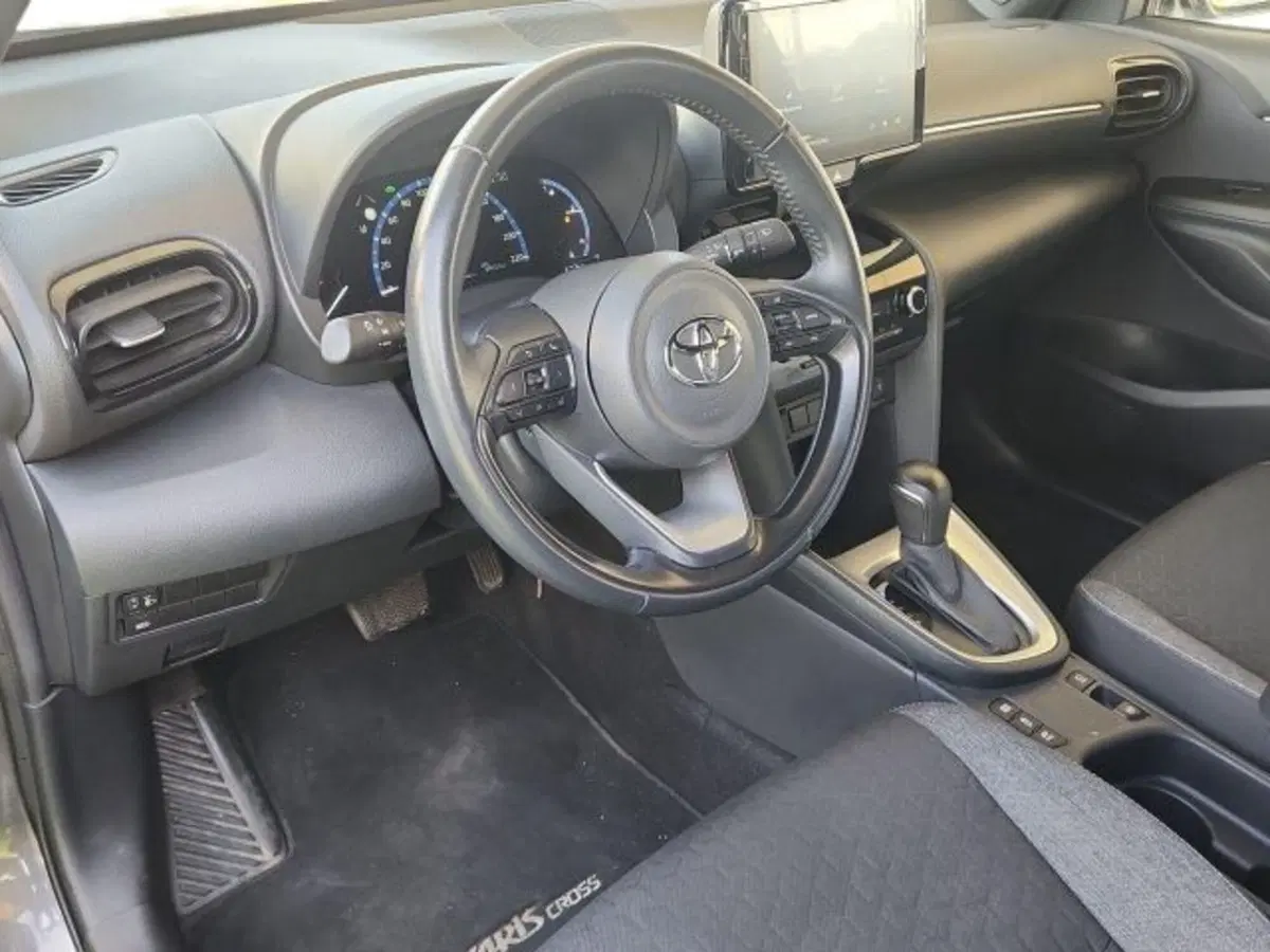 Toyota Yaris Cross usata a Roma (7)