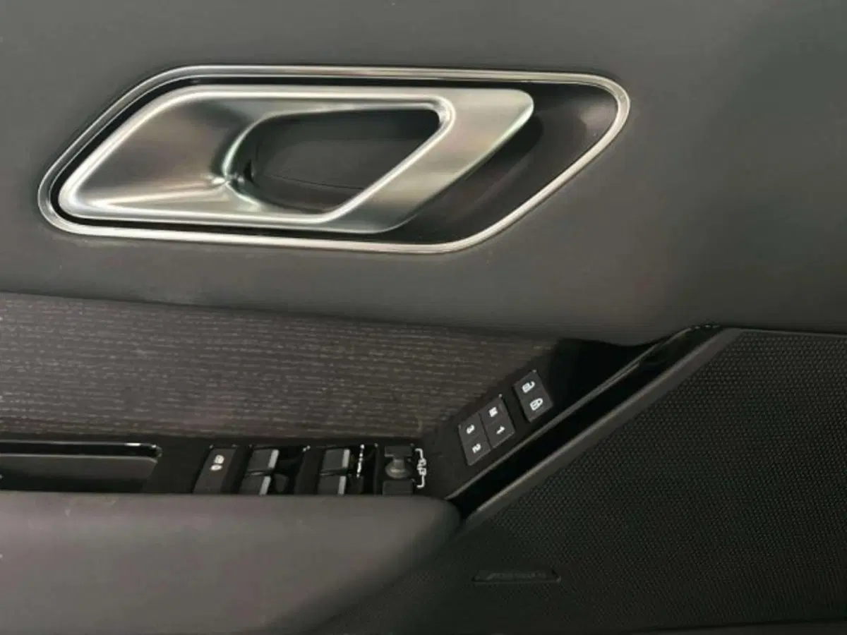 Land Rover Range Rover Velar usata a Siena (13)