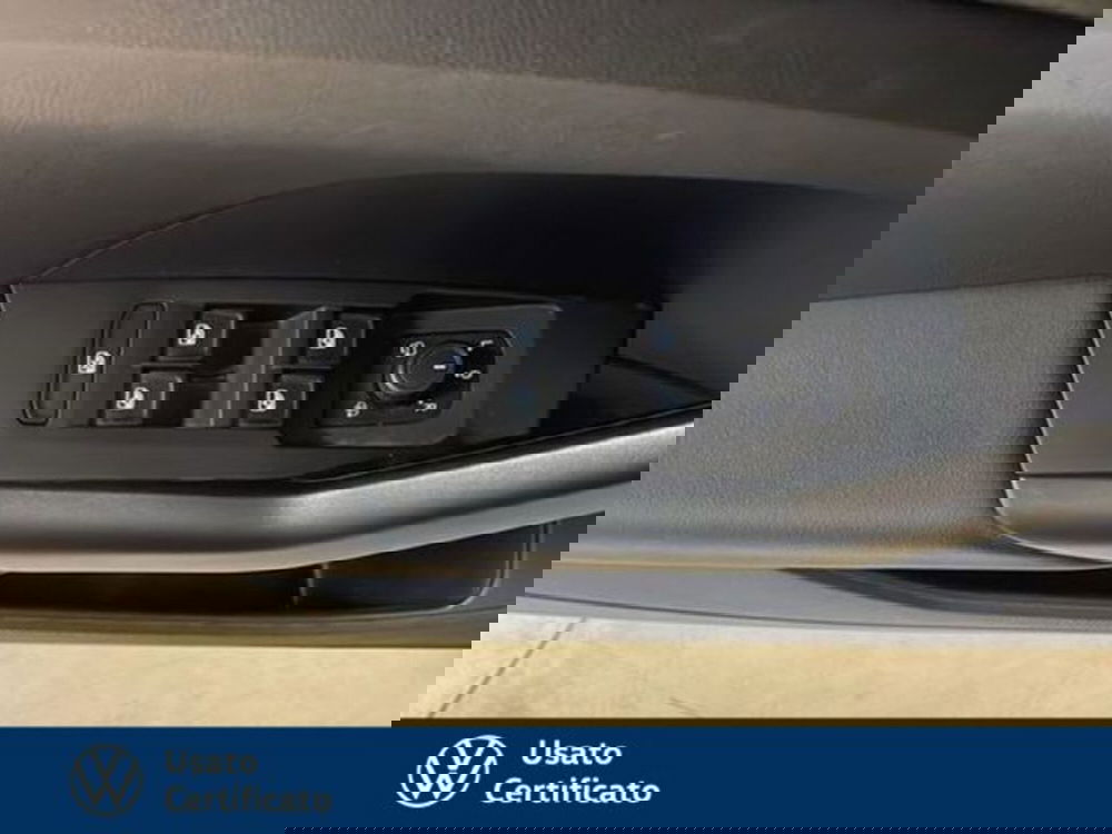 Volkswagen T-Cross usata a Vicenza (15)