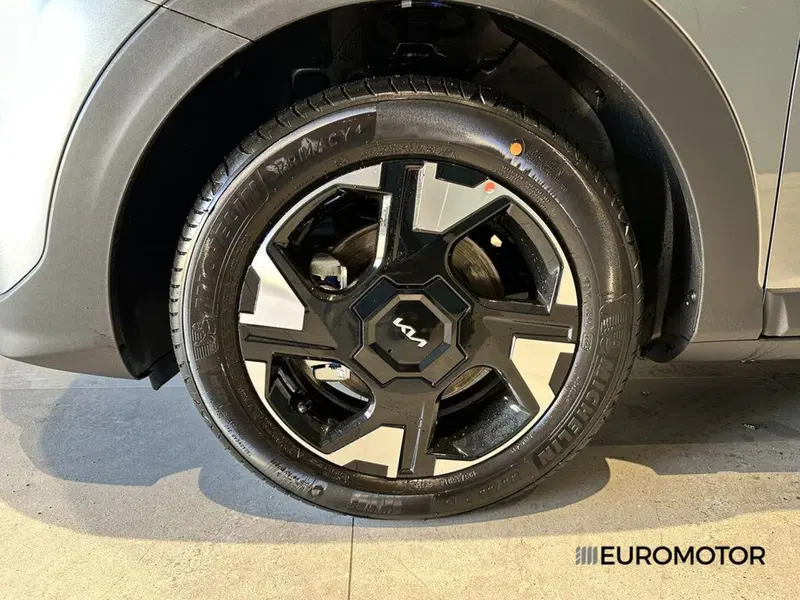 Kia Stonic nuova a Bari (10)