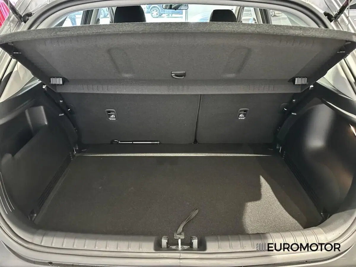 Kia Stonic nuova a Bari (13)
