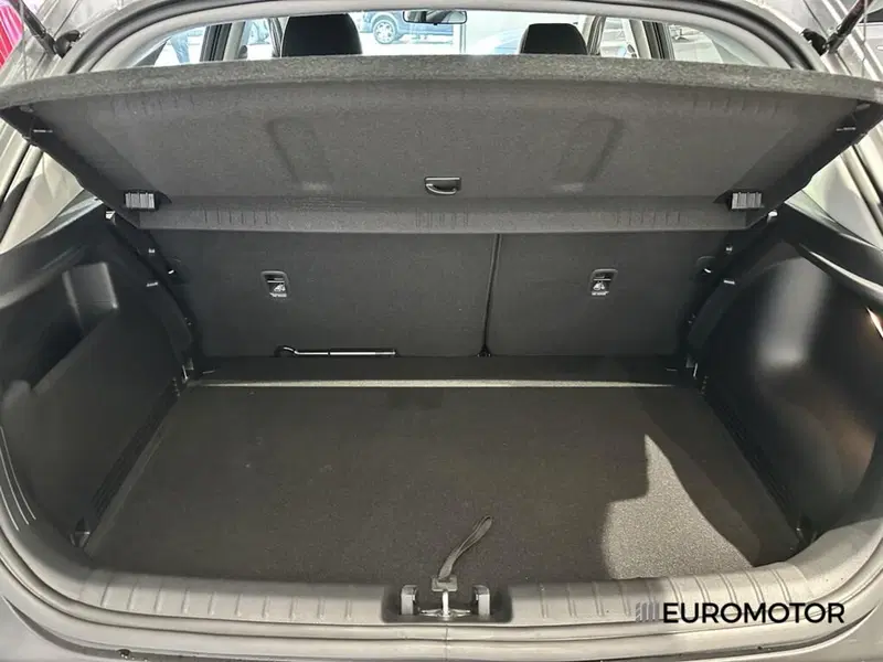 Kia Stonic nuova a Bari (13)