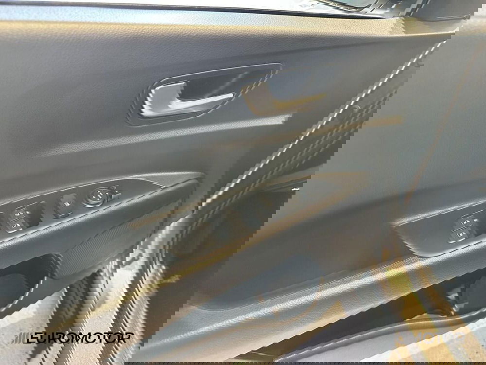 Kia Stonic nuova a Bari (15)