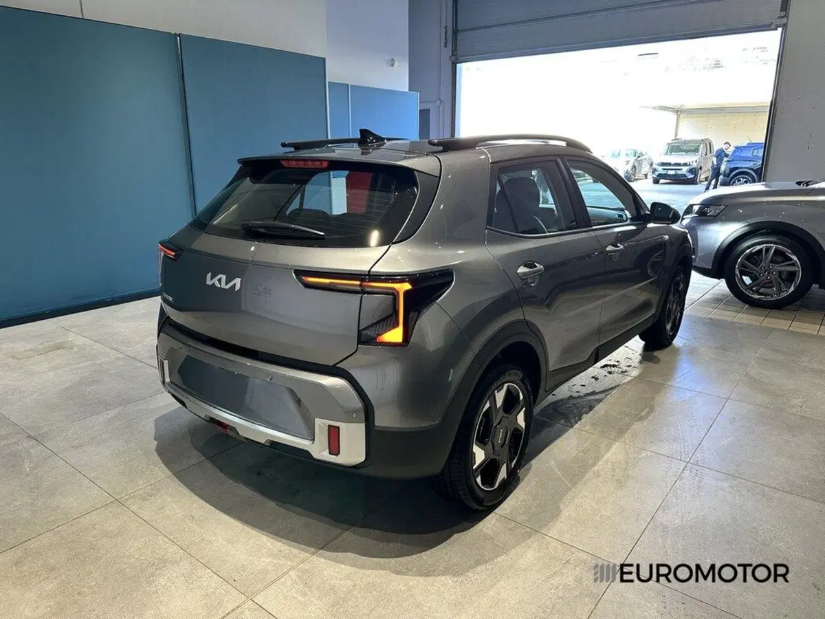Kia Stonic nuova a Bari (5)