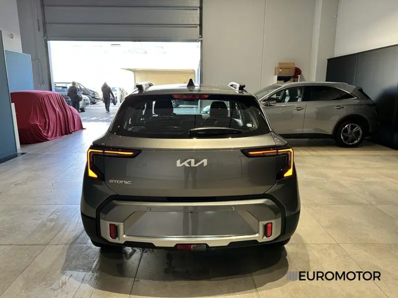 Kia Stonic nuova a Bari (6)
