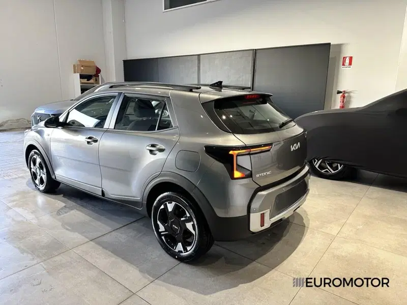 Kia Stonic nuova a Bari (7)