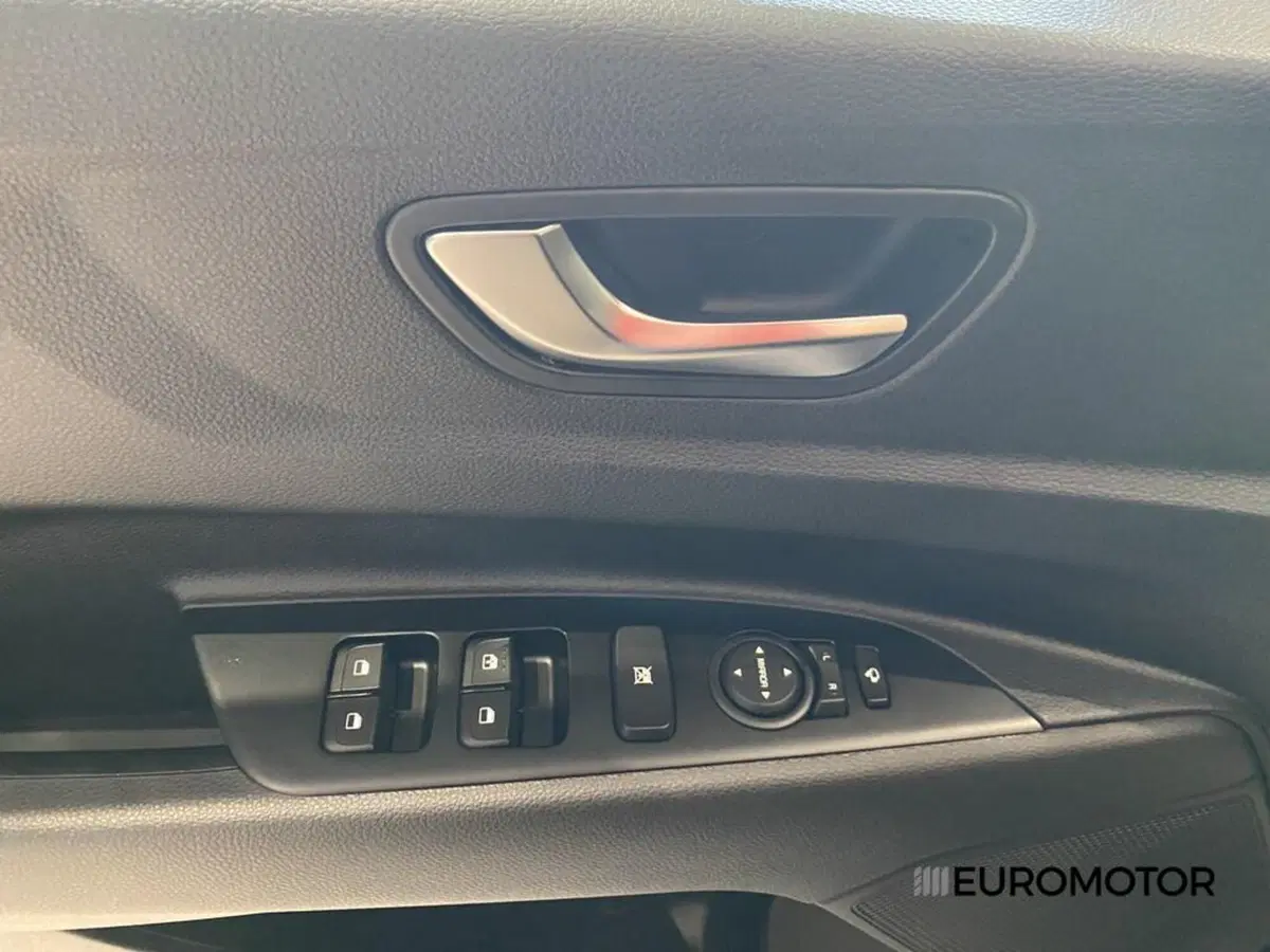 Kia Stonic nuova a Bari (11)
