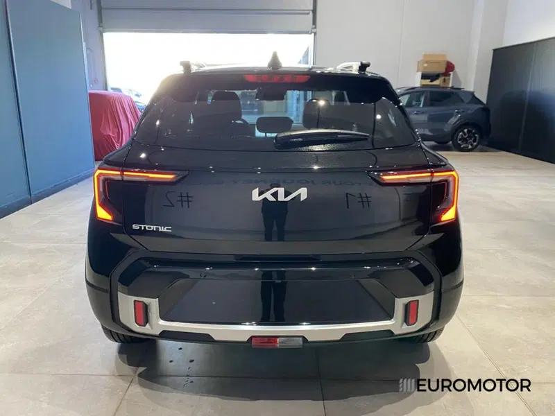 Kia Stonic nuova a Bari (8)