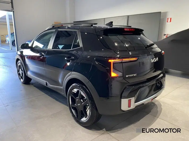 Kia Stonic nuova a Bari (9)
