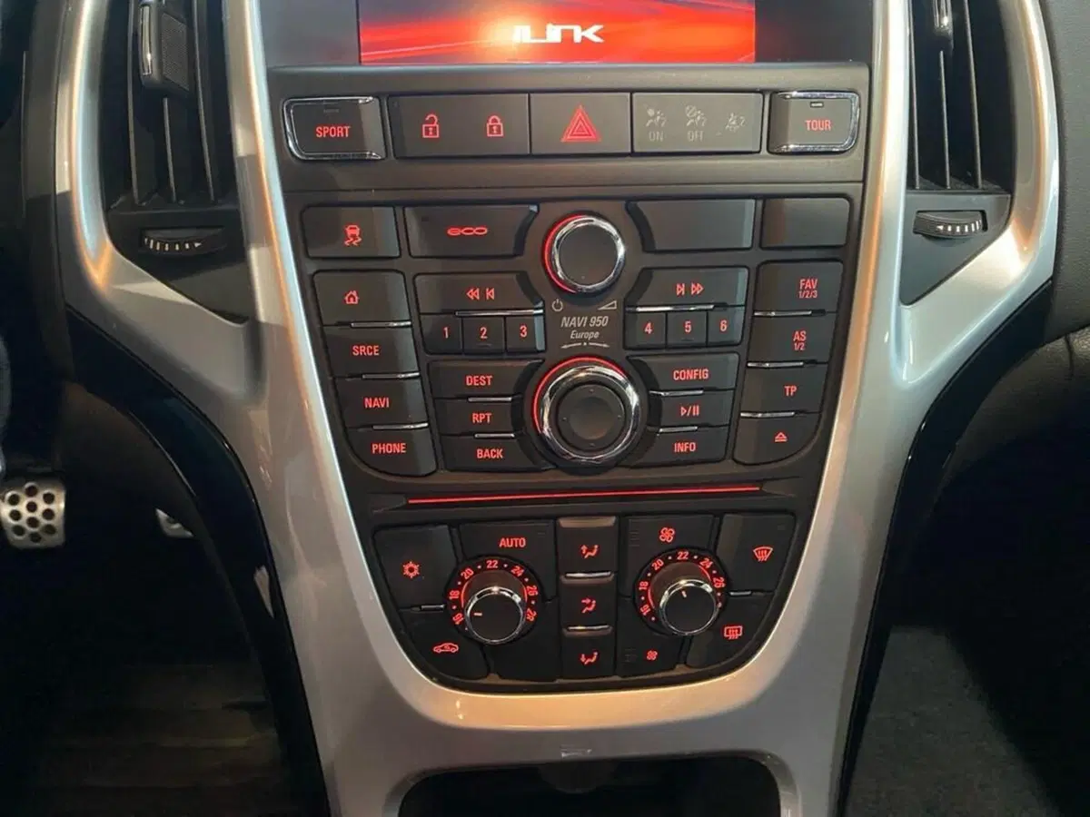 Opel Astra GTC usata a Torino (10)