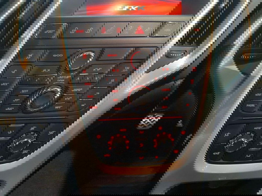 Opel Astra GTC usata a Torino (10)